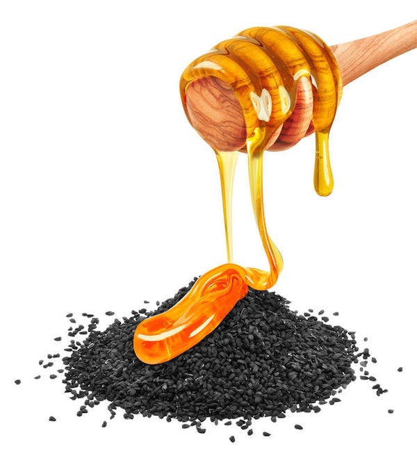 العسل والحبة السوداء: 7 فوائد مذهلة تجعلك تستهلكينها يومياً.  موقع معروف