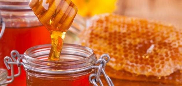 العسل لجفاف الحلق