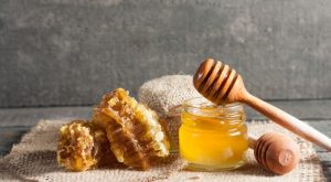 طريقة استخدام العسل للمعده 